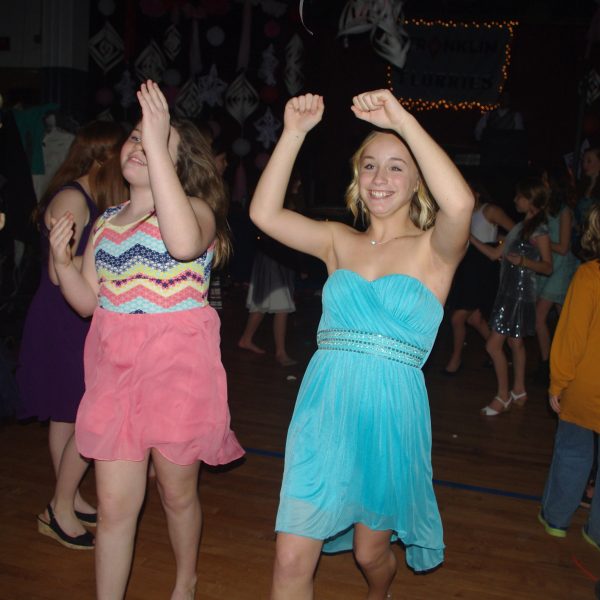 girls dancing